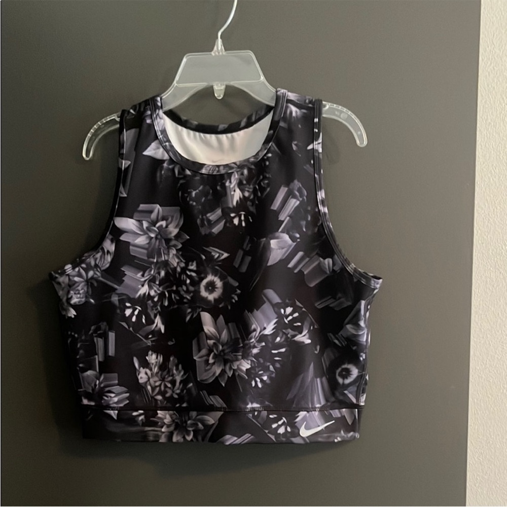 EUC L NIKE Cropped tank top Floral Black and Gray Top
